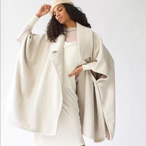 Free People / Off Duty Oversized Poncho in Cream size Large